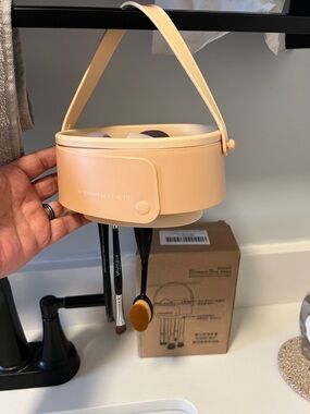 3-in1 foldable makeup brush holder